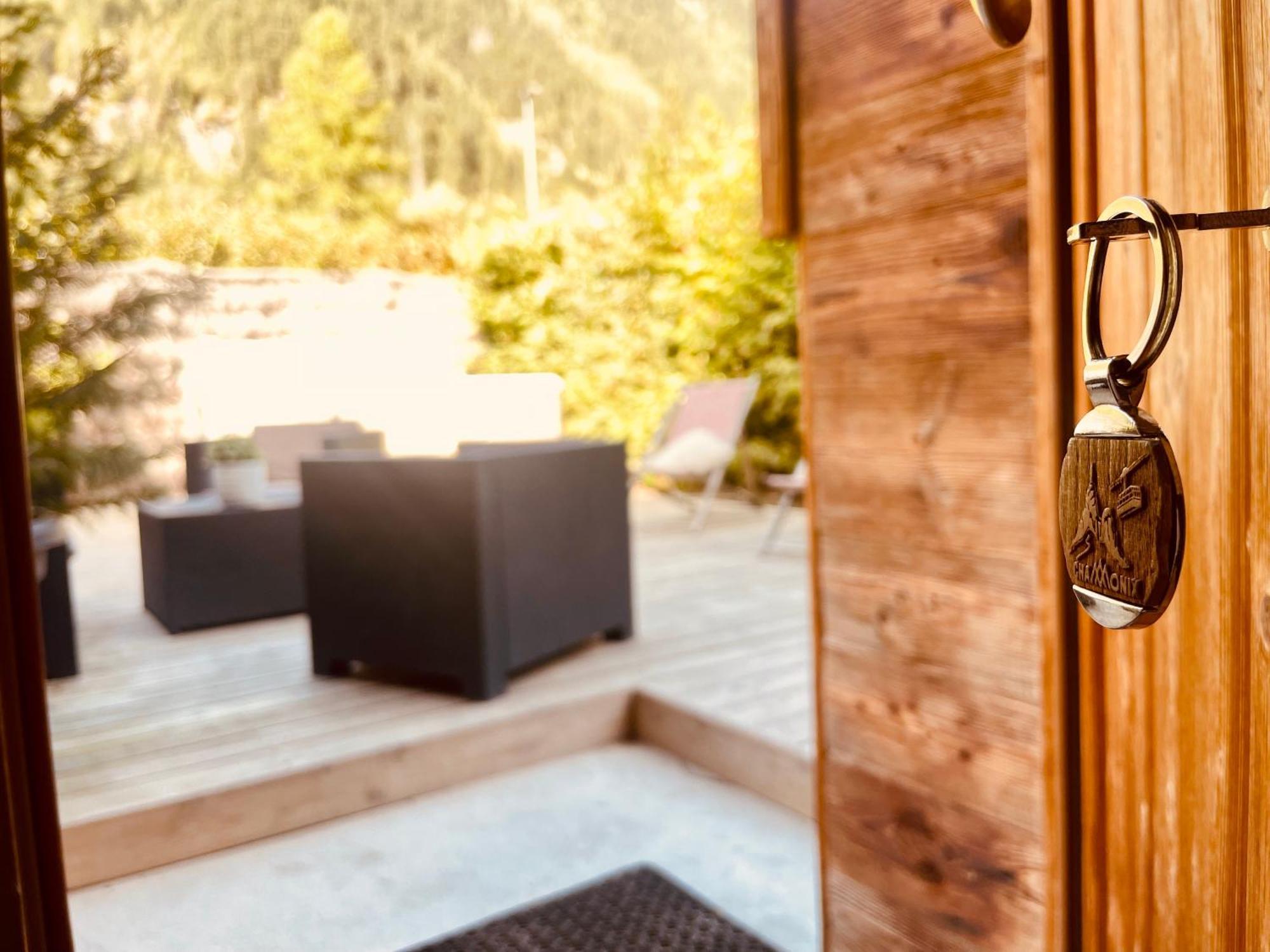 Chalet Le Petit Nicolas, Jacuzzi, Vue Mont Blanc Chamonix Exterior photo